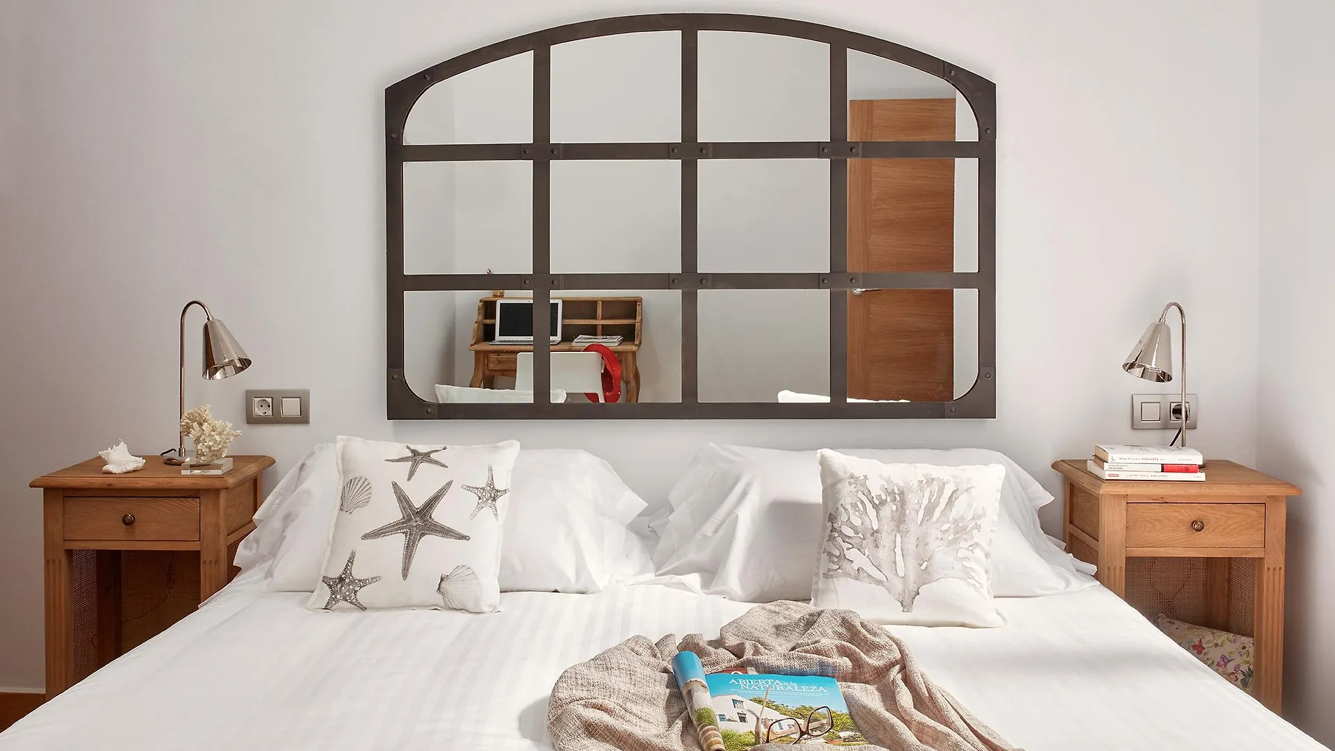 Lodgingmalaga Plaza De La Constitucion Apartment