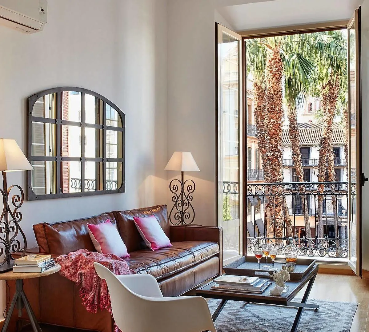 Lodgingmalaga Plaza De La Constitucion Apartment